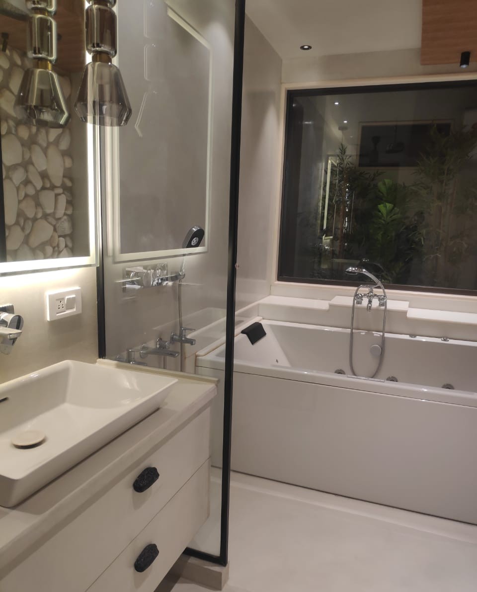 Modern bathroom with Textured Paint®