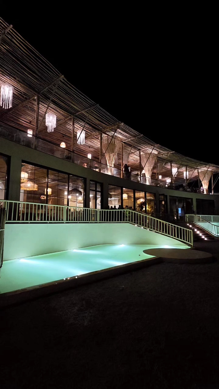 Modern pool area with Textured Paint®